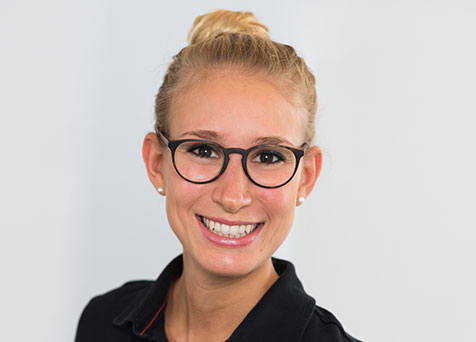 Foto unserer auf die Prophylaxe spezialisierten zahnmedizinischen Fachangestellten Nina Lohse.